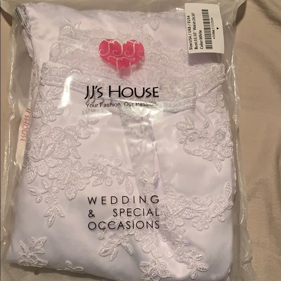 Dresses & Skirts - White dress